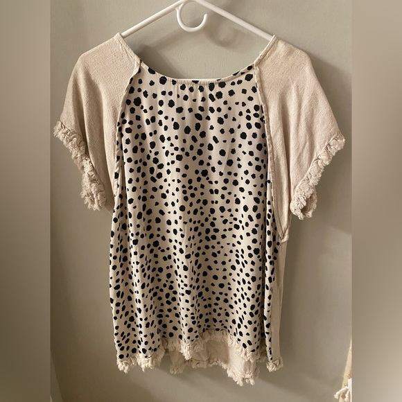 Umgee USA cream and polka dot shirt - Picture 2 of 2